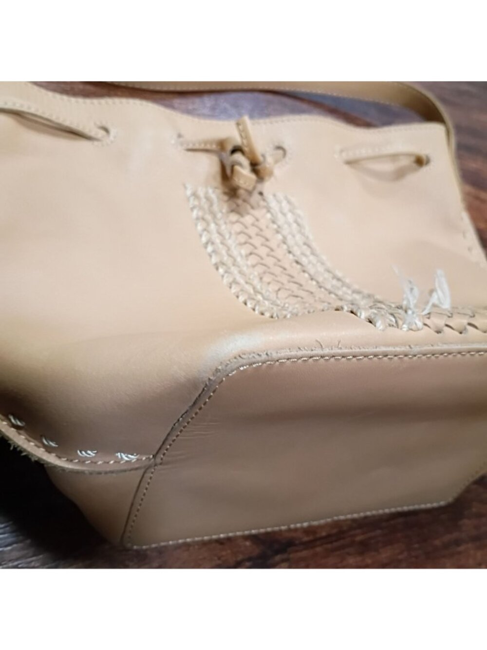 The Sak Leather Crossbody Drawstring Bucket Bag Tan Adjustable Strap - Picture 12 of 14